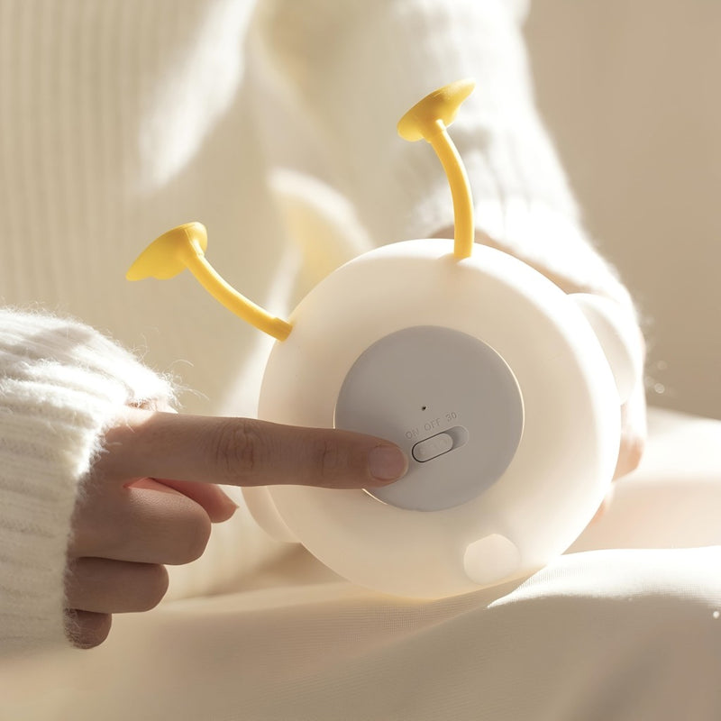 Luminária Infantil Abajur Siliconado Pato Florzinha Luz Quente LE-5861